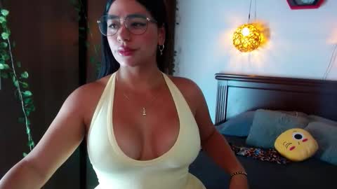 mila online show from 03-12-26, 10:05