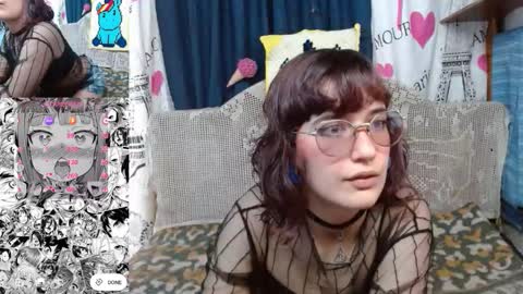 Snapshot of milalunala chatting on 09-26-25, 06:45 Mila-Lunala online show from 09-26-25, 06:45