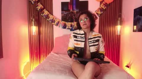 Snapshot of milamonroe_ chatting on 10-18-25, 02:51 Mila online show from 10-18-25, 02:51