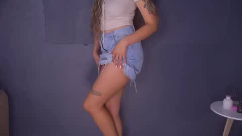 Mila online show from 10-04-25, 03:21