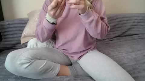 Snapshot of milana_neww chatting on 11-17-25, 08:09 Milana online show from 11-17-25, 08:09