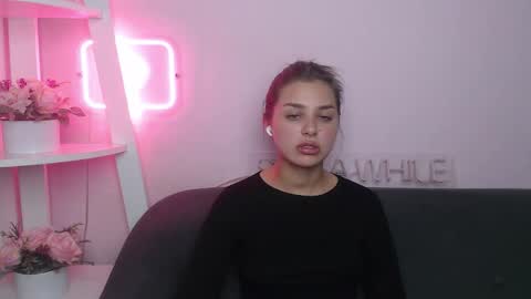 milanaangelas online show from 10-18-25, 04:52