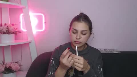 milanaangelas online show from 10-28-25, 08:44