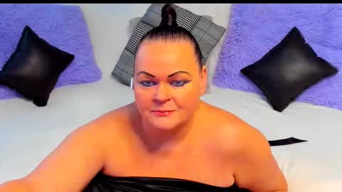 Lana online show from 11-30-25, 07:45