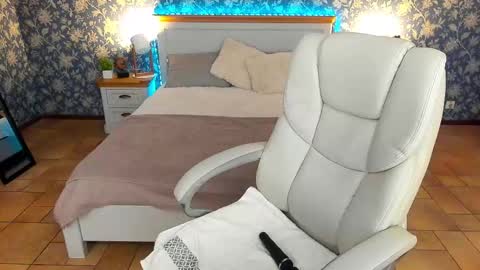 Milana online show from 03-02-25, 04:53