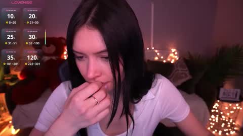 Snapshot of milanamusee chatting on 02-28-26, 02:18 Milana online show from 02-28-26, 02:18