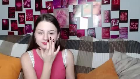 milanaroz online show from 02-02-25, 04:54