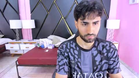 Snapshot of milanzaire chatting on 11-17-25, 09:20 milanzaire online show from 11-17-25, 09:20