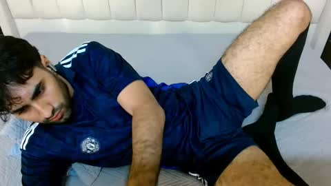 Snapshot of milanzaire chatting on 12-13-25, 08:36 milanzaire online show from 12-13-25, 08:36