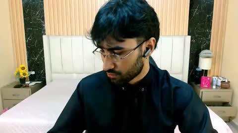 Snapshot of milanzaire chatting on 12-20-25, 07:21 milanzaire online show from 12-20-25, 07:21