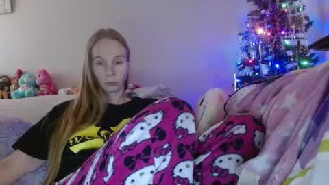 Snapshot of milastoned chatting on 01-10-25, 05:45 Mila online show from 01-10-25, 05:45