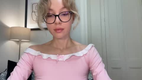 Mila online show from 11-11-25, 03:34