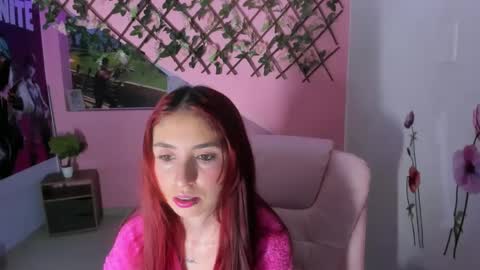 Snapshot of mildrecute chatting on 10-11-25, 12:43 Ana online show from 10-11-25, 12:43