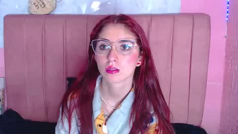 Snapshot of mildrecute chatting on 10-22-25, 04:29 Ana online show from 10-22-25, 04:29