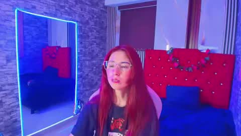 Snapshot of mildrecute chatting on 10-25-25, 08:47 Ana online show from 10-25-25, 08:47