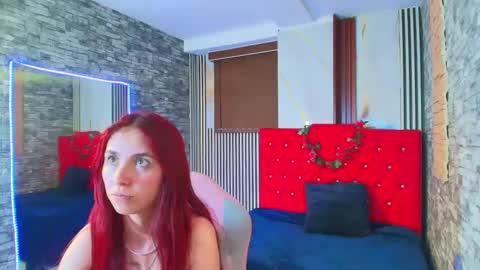 Snapshot of mildrecute chatting on 11-13-25, 09:25 Ana online show from 11-13-25, 09:25