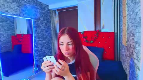 Snapshot of mildrecute chatting on 11-15-25, 09:32 Ana online show from 11-15-25, 09:32