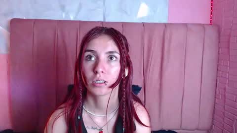 Snapshot of mildrecute chatting on 11-17-25, 10:37 Ana online show from 11-17-25, 10:37