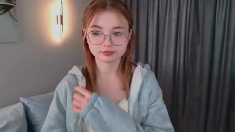 Snapshot of mildred_nelson_ chatting on 10-23-25, 06:02 Maria online show from 10-23-25, 06:02