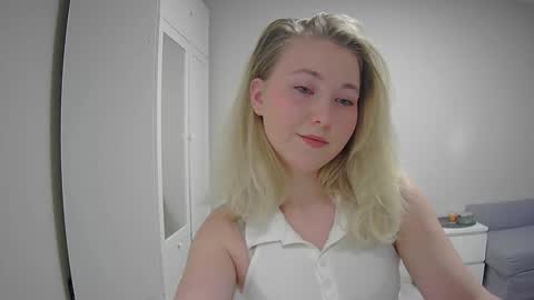 Milena new nonude shy blonde natural online show from 11-21-25, 05:33