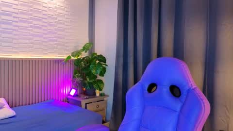 milena_lawson online show from 11-08-25, 10:48