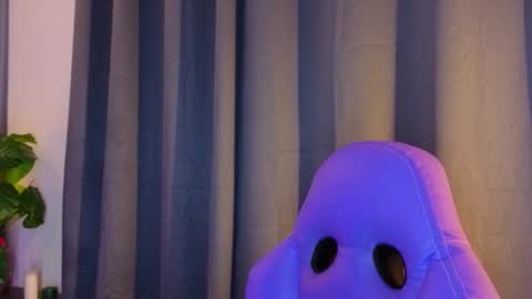 milena_lawson online show from 11-26-25, 10:38