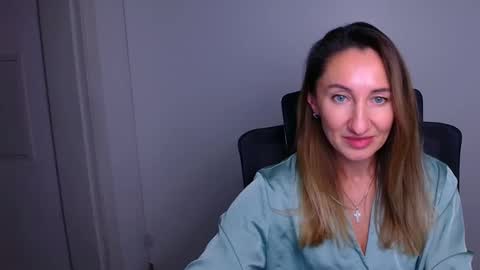 Milena online show from 12-17-25, 08:53