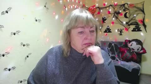 Snapshot of milenawedxy chatting on 10-21-25, 05:30 Milena online show from 10-21-25, 05:30