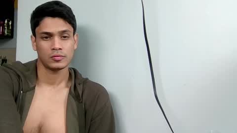 Snapshot of milesmboy chatting on 02-21-25, 04:59 milesmboy online show from 02-21-25, 04:59