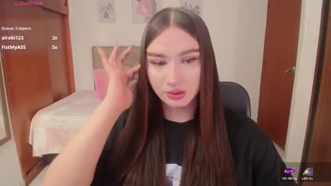 Miley online show from 11-24-25, 04:18