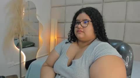 Snapshot of miley_colins0 chatting on 11-15-25, 10:04 Miley online show from 11-15-25, 10:04