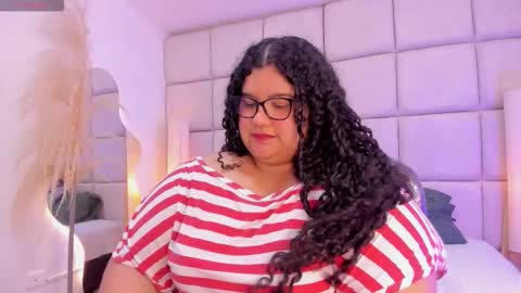 Snapshot of miley_colins0 chatting on 11-21-25, 07:34 Miley online show from 11-21-25, 07:34