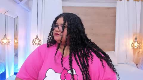 Snapshot of miley_colins0 chatting on 11-28-25, 12:52 Miley online show from 11-28-25, 12:52