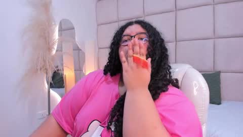 Snapshot of miley_colins0 chatting on 12-05-25, 08:49 Miley online show from 12-05-25, 08:49