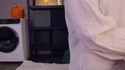 Miley online show from 11-06-25, 05:41