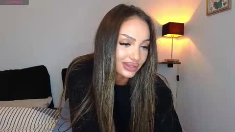 Snapshot of mileysin chatting on 10-10-25, 03:11 Miley Sin online show from 10-10-25, 03:11