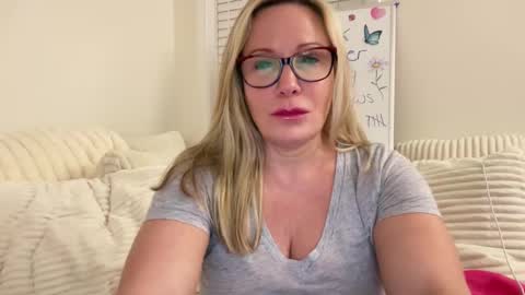MIlf Goddess online show from 09-15-25, 02:22