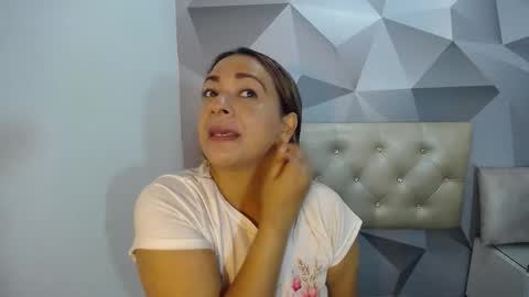 milf_hugeboobs online show from 11-16-25, 10:54