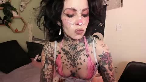 Snapshot of milf_onlyseduction chatting on 04-07-26, 01:22 Isabella online show from 04-07-26, 01:22