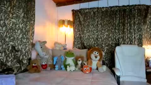 Nakary Bustamante online show from 11-22-25, 11:04