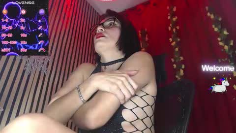 Snapshot of milfsexx_ chatting on 11-06-25, 11:15 Andrea online show from 11-06-25, 11:15