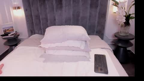 MILIE  online show from 10-06-25, 08:39
