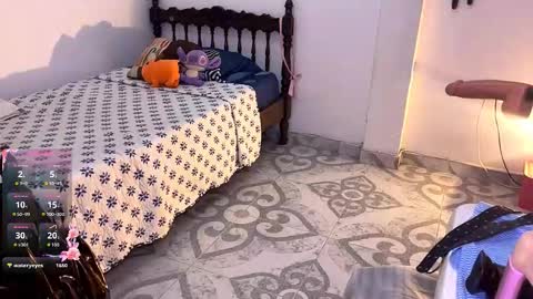 Snapshot of milikitt chatting on 09-09-25, 05:18 milikitt online show from 09-09-25, 05:18