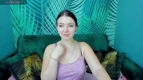 Snapshot of milinafox chatting on 03-10-25, 01:12 milinafox online show from 03-10-25, 01:12