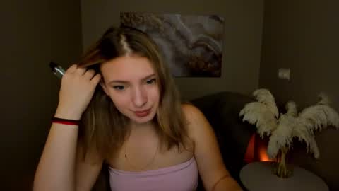 Snapshot of milinafox chatting on 09-29-25, 03:55 milinafox online show from 09-29-25, 03:55