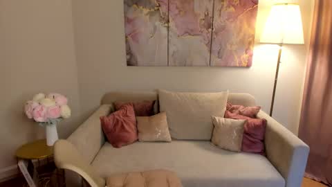 Snapshot of milinafox chatting on 11-28-25, 02:58 milinafox online show from 11-28-25, 02:58