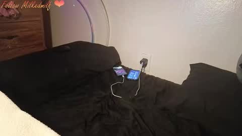 milkedmilf online show from 12-18-25, 06:41