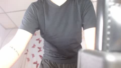 Snapshot of milker_amira chatting on 12-23-24, 04:50 Amira online show from 12-23-24, 04:50