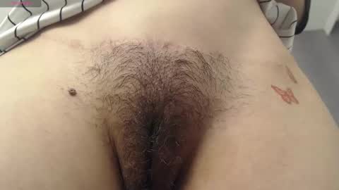 Snapshot of milker_amira chatting on 02-20-25, 01:51 Amira online show from 02-20-25, 01:51