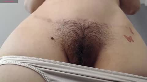 Snapshot of milker_amira chatting on 02-26-25, 07:16 Amira online show from 02-26-25, 07:16